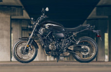 Yamaha XSR700 2025
