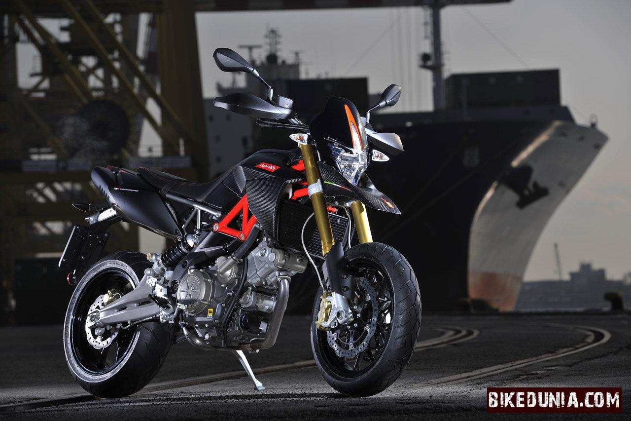 Aprilia Dorsoduro 750 Factory