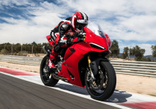 Ducati Panigale V2 S 2025