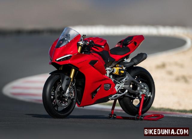 Ducati Panigale V2 S 2025