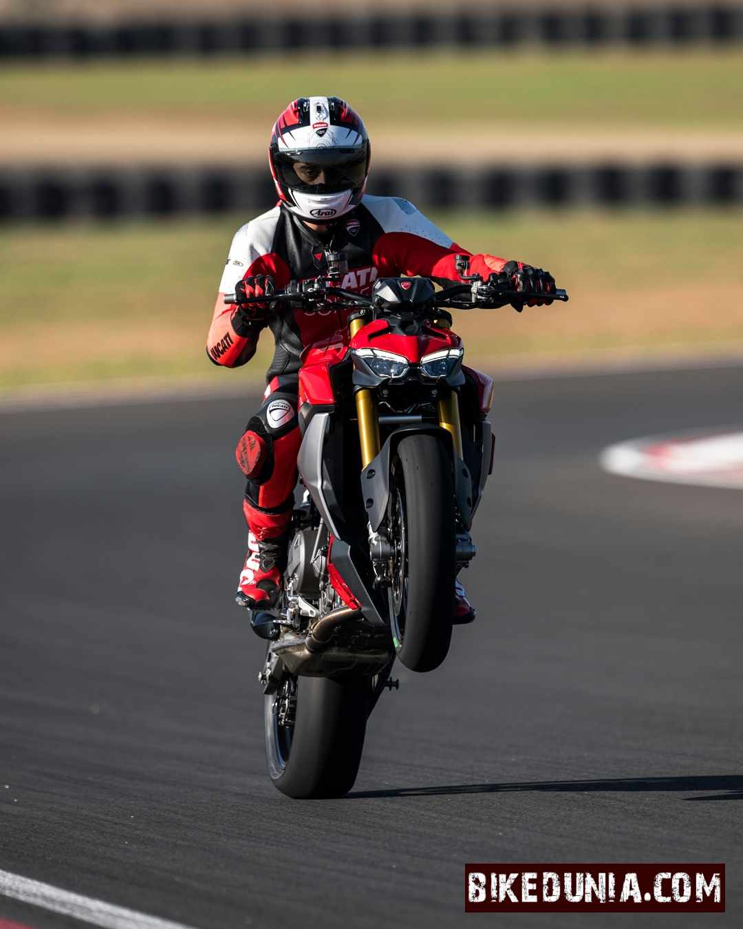 Ducati Streetfighter V2 S 2025