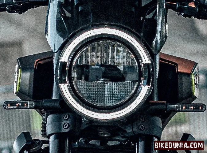 Husqvarna Svartpilen 401 LED Headlamp