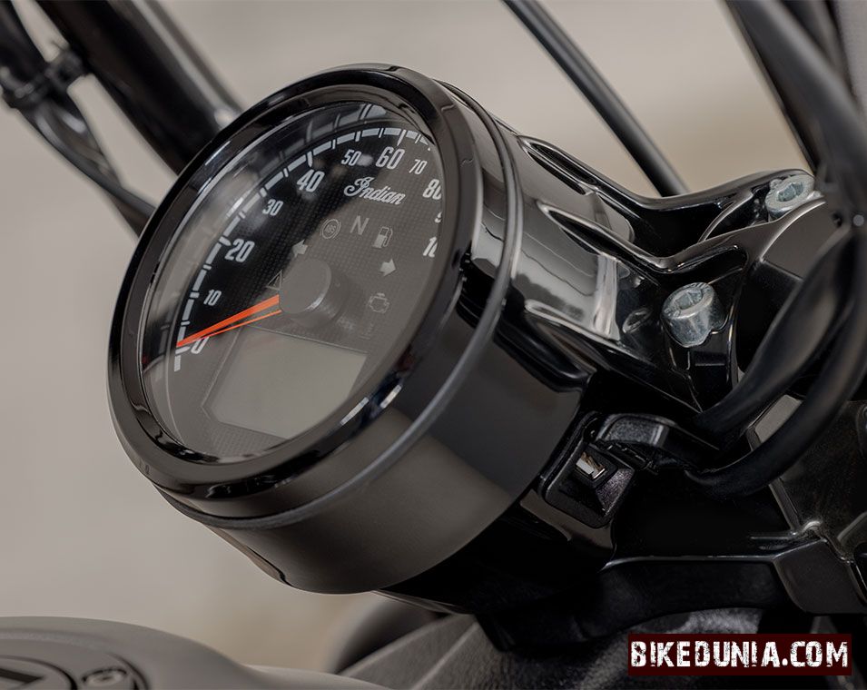 Indian Scout Bobber Twenty USB Port