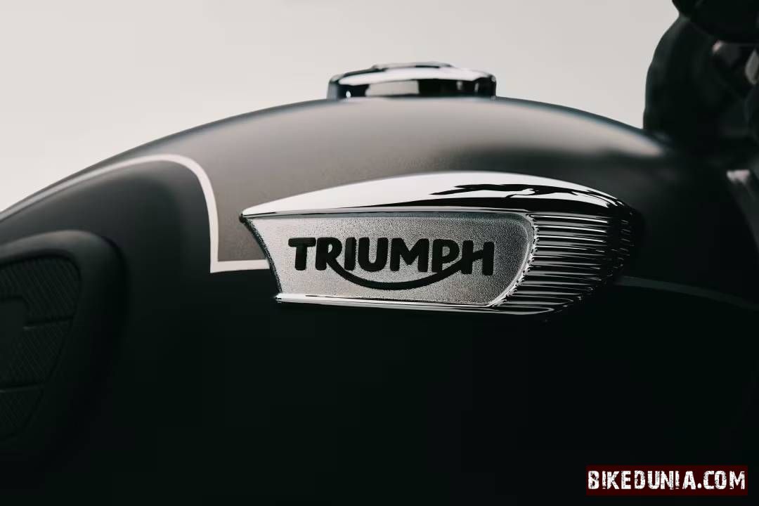 Triumph Bonneville T40 Black