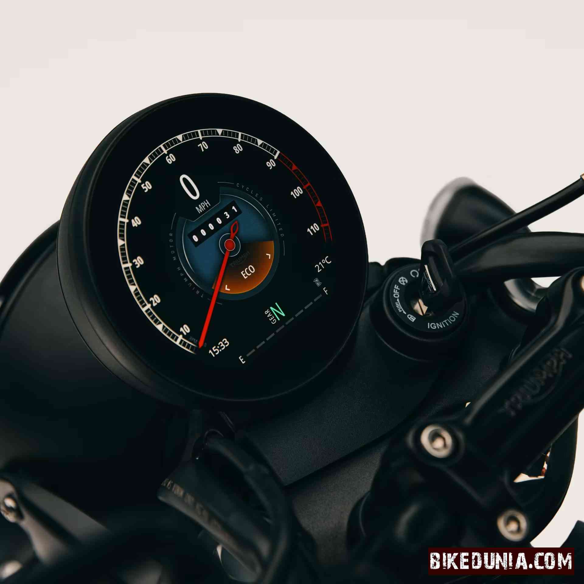 Triumph Bonneville T40 Black