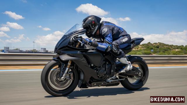 Yamaha R1 Race