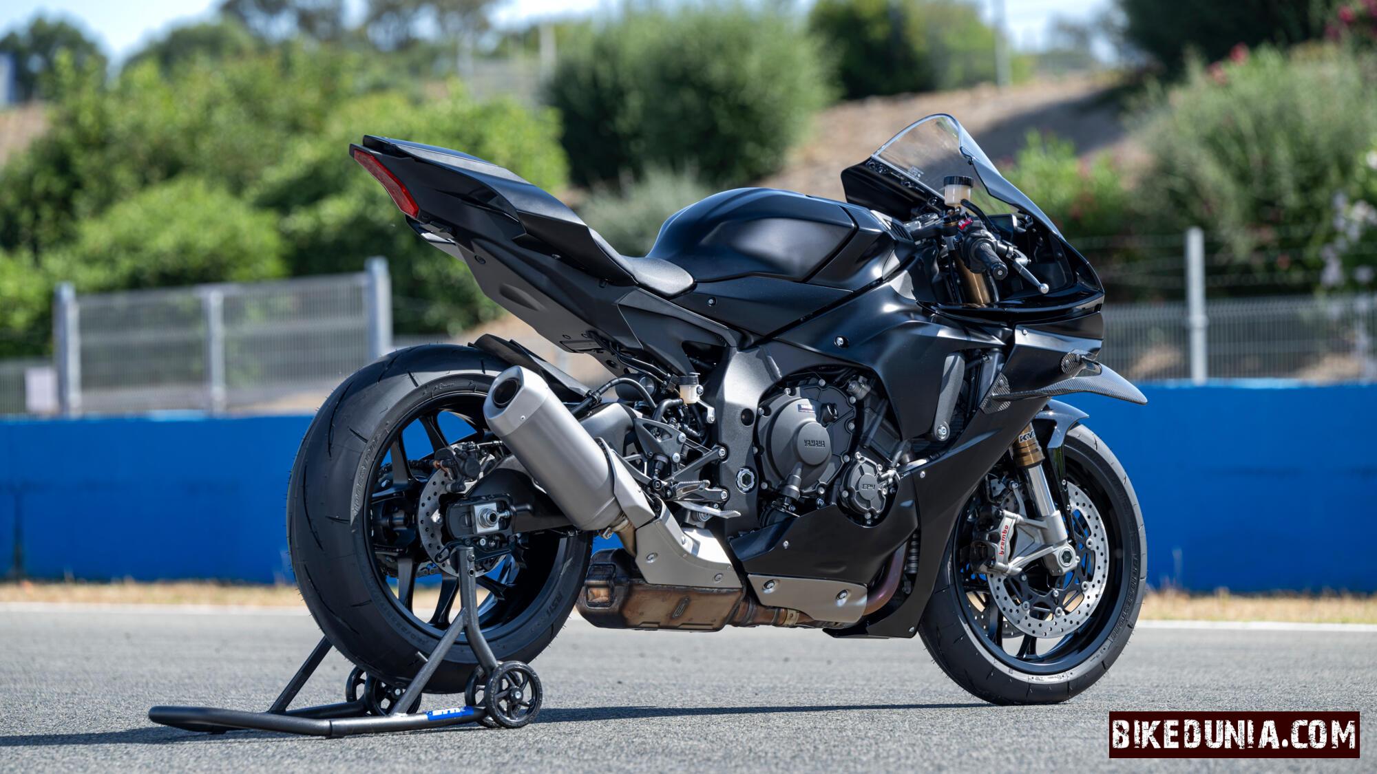 Yamaha R1 Race