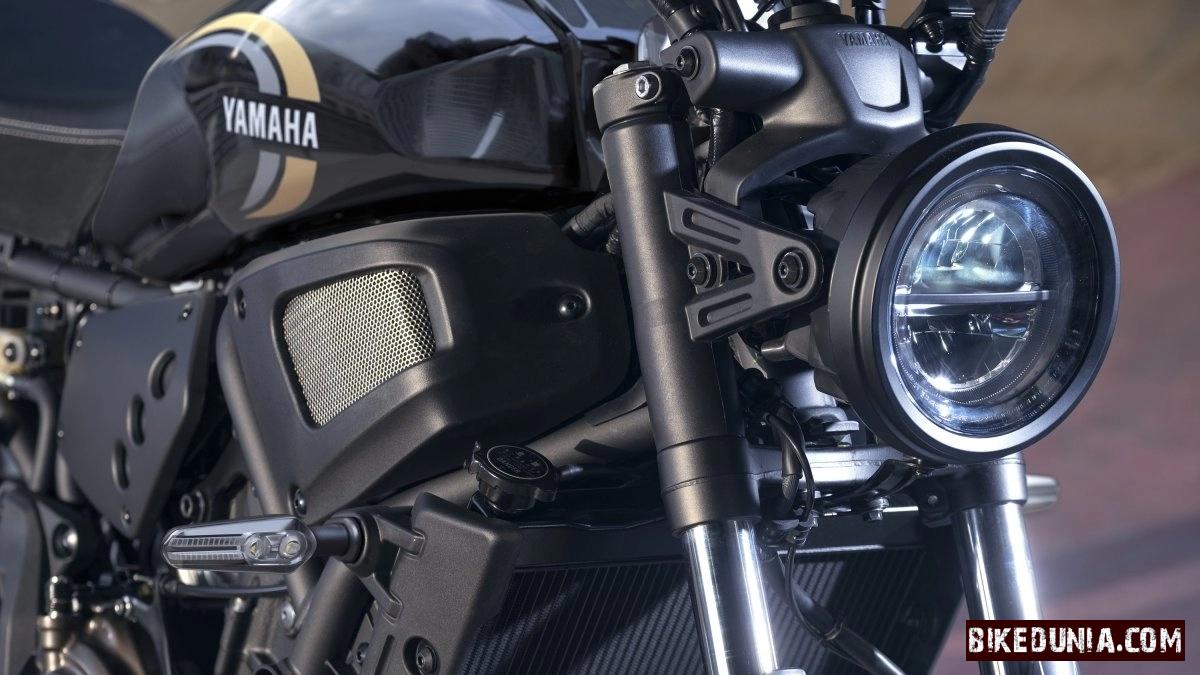 Yamaha XSR700 2025