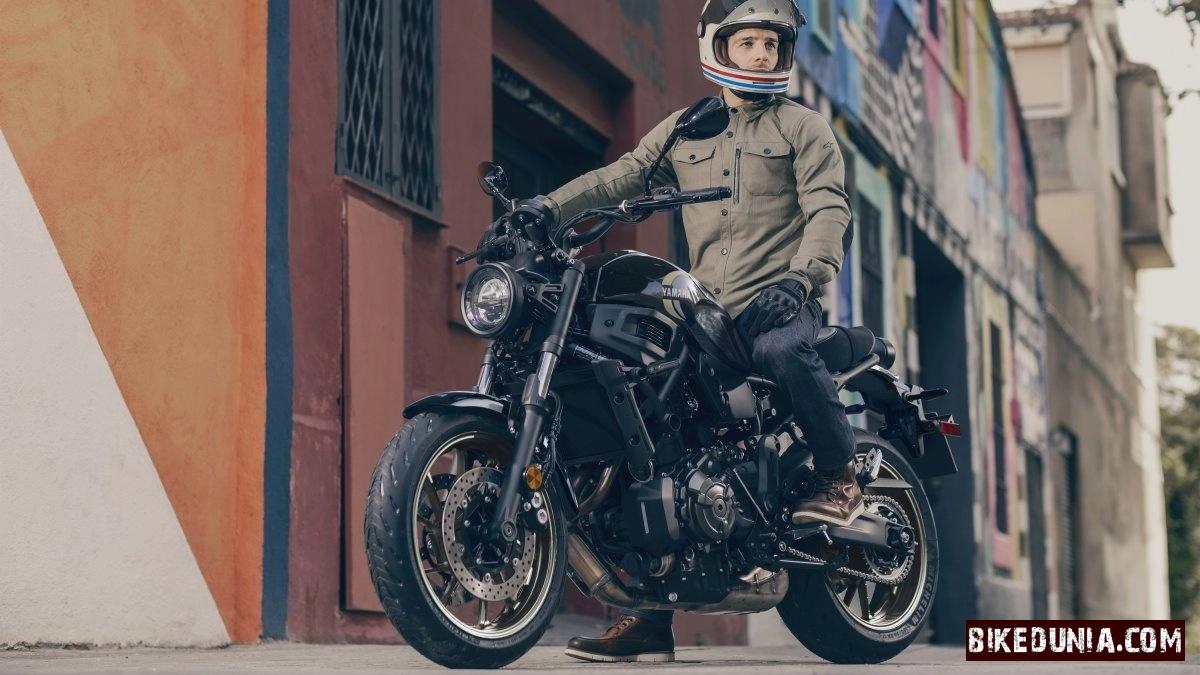Yamaha XSR700 2025
