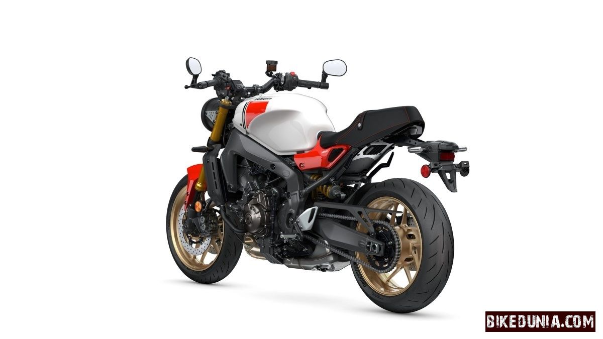 Yamaha XSR900 2025