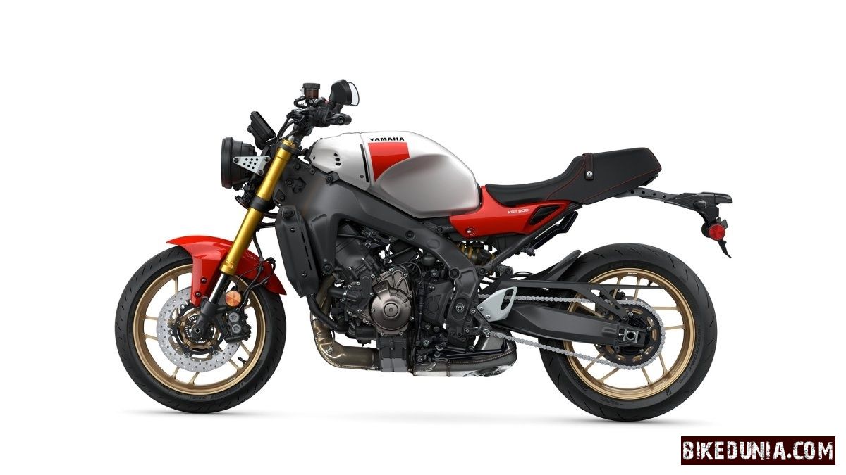 Yamaha XSR900 2025
