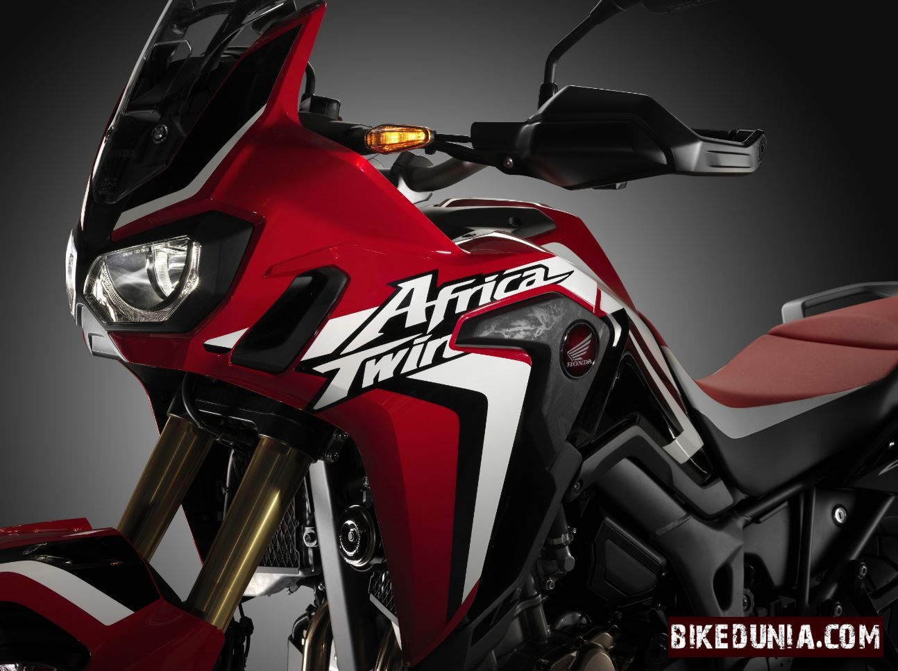 Honda Crf1000l Africa Twin Close Shot Front Left