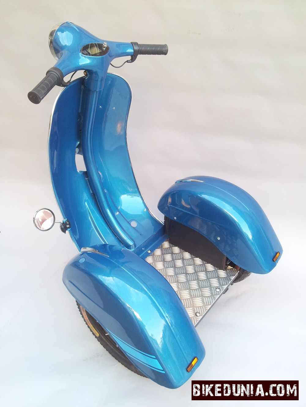 Vespa-inspired Segway Zero Scooter